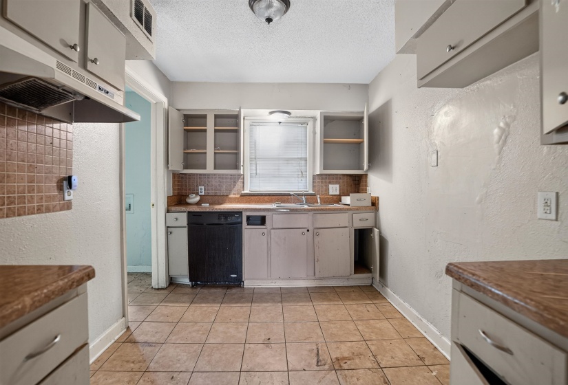 4424 MICKEY DR, Memphis, Tennessee 38116, 3 Bedrooms Bedrooms, 6 Rooms Rooms,2 BathroomsBathrooms,Residential,For Sale,MICKEY,10224874