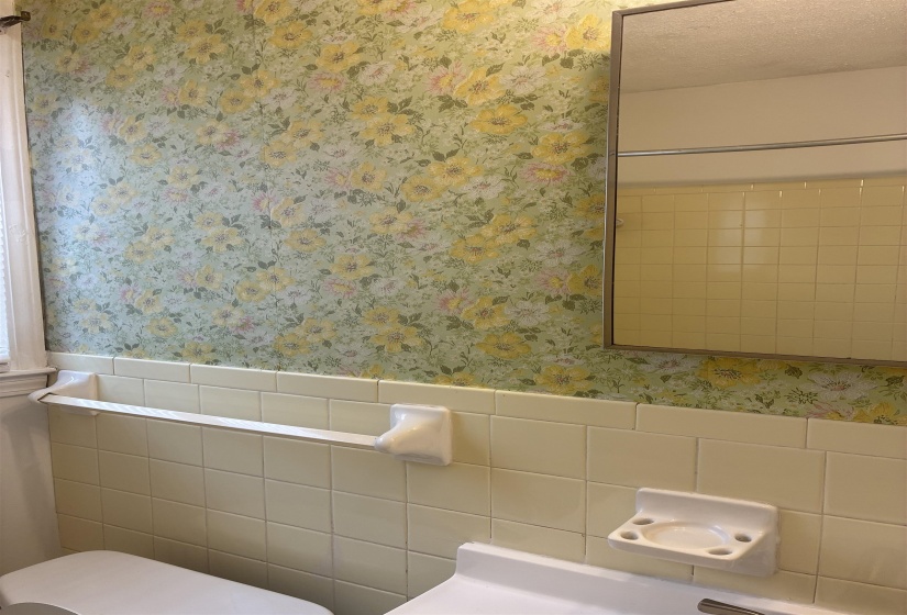 2747 WHITNEY AVE, Memphis, Tennessee 38127, 3 Bedrooms Bedrooms, 7 Rooms Rooms,2 BathroomsBathrooms,Residential,For Sale,WHITNEY,10224878