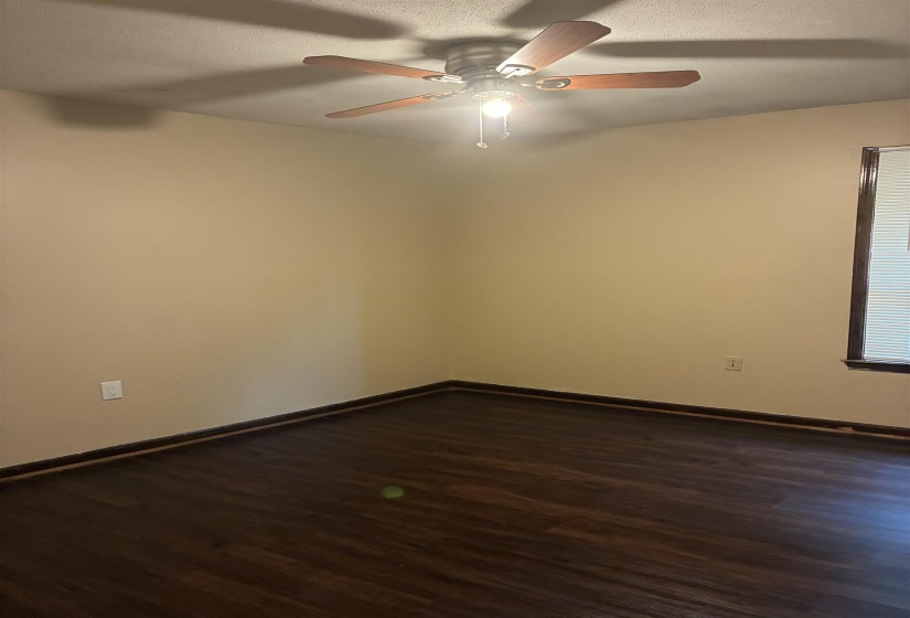 2747 WHITNEY AVE, Memphis, Tennessee 38127, 3 Bedrooms Bedrooms, 7 Rooms Rooms,2 BathroomsBathrooms,Residential,For Sale,WHITNEY,10224878