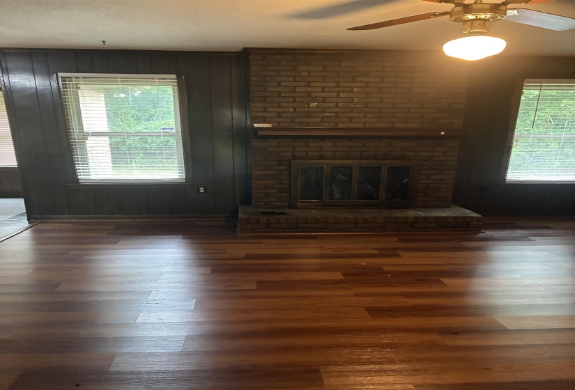 2747 WHITNEY AVE, Memphis, Tennessee 38127, 3 Bedrooms Bedrooms, 7 Rooms Rooms,2 BathroomsBathrooms,Residential,For Sale,WHITNEY,10224878