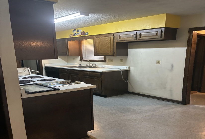 2747 WHITNEY AVE, Memphis, Tennessee 38127, 3 Bedrooms Bedrooms, 7 Rooms Rooms,2 BathroomsBathrooms,Residential,For Sale,WHITNEY,10224878