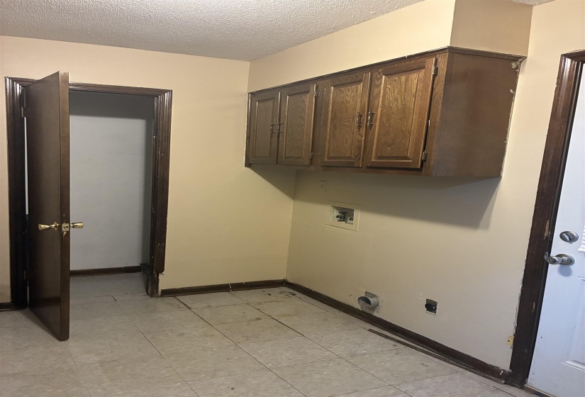 2747 WHITNEY AVE, Memphis, Tennessee 38127, 3 Bedrooms Bedrooms, 7 Rooms Rooms,2 BathroomsBathrooms,Residential,For Sale,WHITNEY,10224878