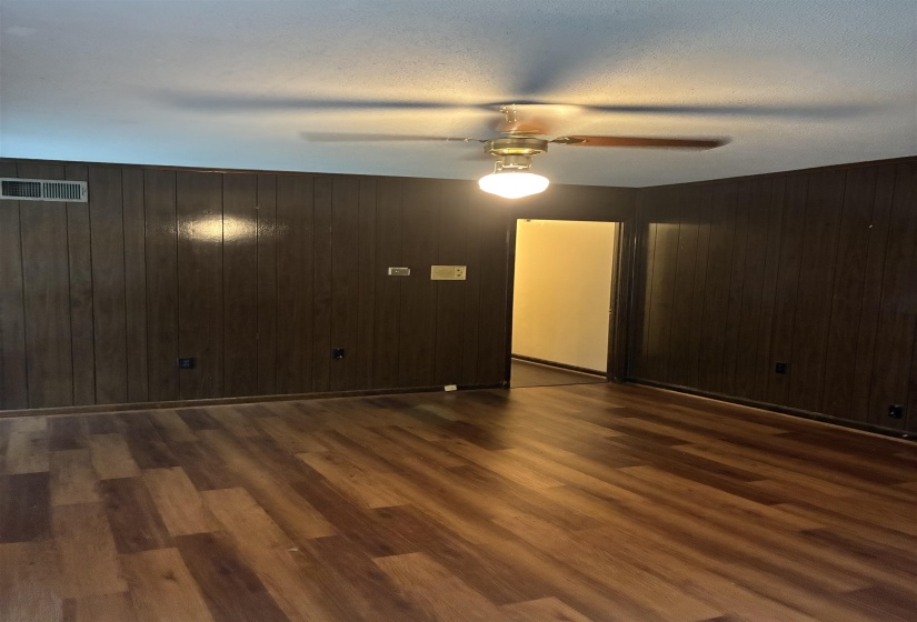 2747 WHITNEY AVE, Memphis, Tennessee 38127, 3 Bedrooms Bedrooms, 7 Rooms Rooms,2 BathroomsBathrooms,Residential,For Sale,WHITNEY,10224878