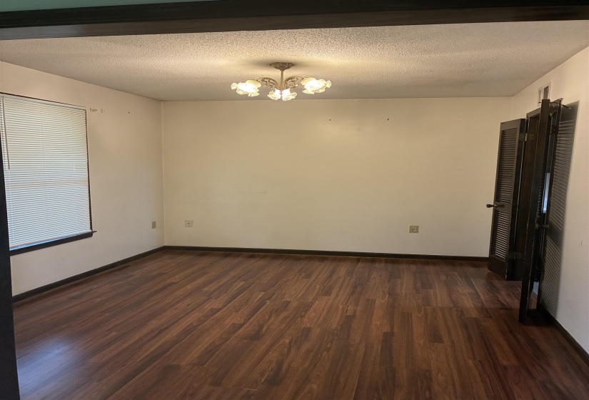 2747 WHITNEY AVE, Memphis, Tennessee 38127, 3 Bedrooms Bedrooms, 7 Rooms Rooms,2 BathroomsBathrooms,Residential,For Sale,WHITNEY,10224878