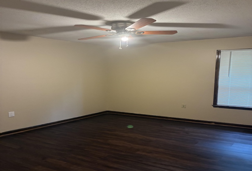 2747 WHITNEY AVE, Memphis, Tennessee 38127, 3 Bedrooms Bedrooms, 7 Rooms Rooms,2 BathroomsBathrooms,Residential,For Sale,WHITNEY,10224878