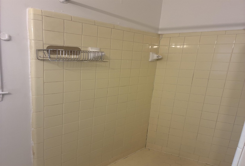 2747 WHITNEY AVE, Memphis, Tennessee 38127, 3 Bedrooms Bedrooms, 7 Rooms Rooms,2 BathroomsBathrooms,Residential,For Sale,WHITNEY,10224878