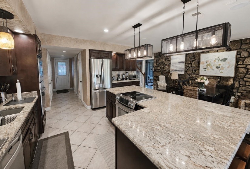 8332 COUNTRYWOOD FWY, Memphis, Tennessee 38016, 4 Bedrooms Bedrooms, 11 Rooms Rooms,4.2 BathroomsBathrooms,Residential,For Sale,COUNTRYWOOD,10224882
