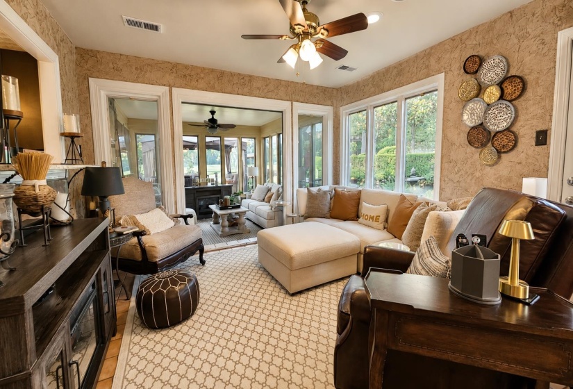 8332 COUNTRYWOOD FWY, Memphis, Tennessee 38016, 4 Bedrooms Bedrooms, 11 Rooms Rooms,4.2 BathroomsBathrooms,Residential,For Sale,COUNTRYWOOD,10224882