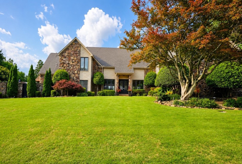 8332 COUNTRYWOOD FWY, Memphis, Tennessee 38016, 4 Bedrooms Bedrooms, 11 Rooms Rooms,4.2 BathroomsBathrooms,Residential,For Sale,COUNTRYWOOD,10224882