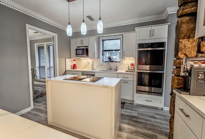 2455 SURREYHILL PL, Memphis, Tennessee 38016, 5 Bedrooms Bedrooms, 10 Rooms Rooms,3.1 BathroomsBathrooms,Residential,For Sale,SURREYHILL,10224883