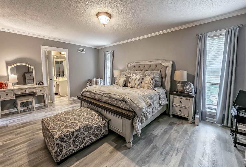2455 SURREYHILL PL, Memphis, Tennessee 38016, 5 Bedrooms Bedrooms, 10 Rooms Rooms,3.1 BathroomsBathrooms,Residential,For Sale,SURREYHILL,10224883