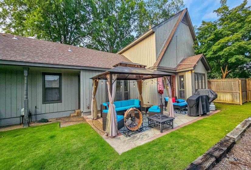 2455 SURREYHILL PL, Memphis, Tennessee 38016, 5 Bedrooms Bedrooms, 10 Rooms Rooms,3.1 BathroomsBathrooms,Residential,For Sale,SURREYHILL,10224883