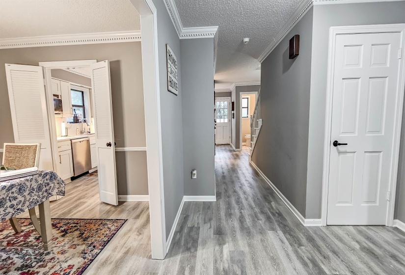 2455 SURREYHILL PL, Memphis, Tennessee 38016, 5 Bedrooms Bedrooms, 10 Rooms Rooms,3.1 BathroomsBathrooms,Residential,For Sale,SURREYHILL,10224883