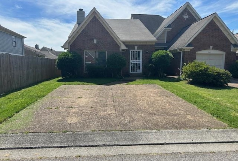 1615 SORGHUM MILL DR, Memphis, Tennessee 38016, 2 Bedrooms Bedrooms, 5 Rooms Rooms,2 BathroomsBathrooms,Residential,For Sale,SORGHUM MILL,10224884