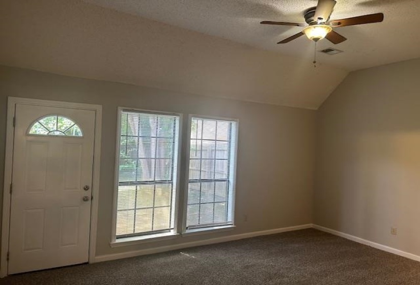 1615 SORGHUM MILL DR, Memphis, Tennessee 38016, 2 Bedrooms Bedrooms, 5 Rooms Rooms,2 BathroomsBathrooms,Residential,For Sale,SORGHUM MILL,10224884