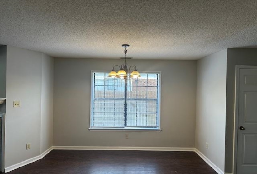 1615 SORGHUM MILL DR, Memphis, Tennessee 38016, 2 Bedrooms Bedrooms, 5 Rooms Rooms,2 BathroomsBathrooms,Residential,For Sale,SORGHUM MILL,10224884