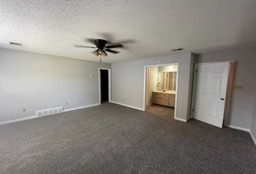 1615 SORGHUM MILL DR, Memphis, Tennessee 38016, 2 Bedrooms Bedrooms, 5 Rooms Rooms,2 BathroomsBathrooms,Residential,For Sale,SORGHUM MILL,10224884