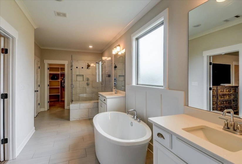 4684 KINGS FOREST DR, Bartlett, Tennessee 38135, 5 Bedrooms Bedrooms, 11 Rooms Rooms,3 BathroomsBathrooms,Residential,For Sale,KINGS FOREST,10224889