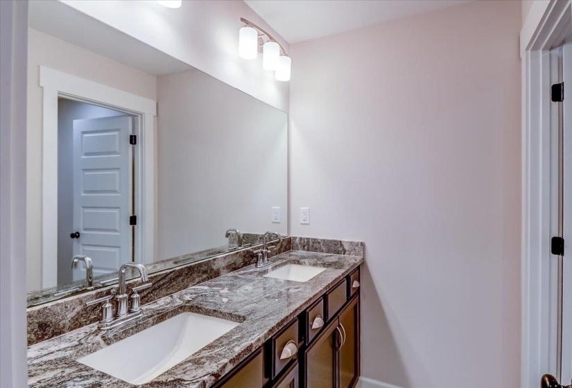 4684 KINGS FOREST DR, Bartlett, Tennessee 38135, 5 Bedrooms Bedrooms, 11 Rooms Rooms,3 BathroomsBathrooms,Residential,For Sale,KINGS FOREST,10224889