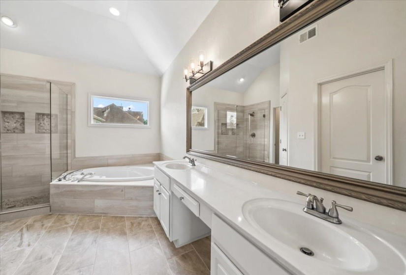 1671 FORSYTHE TRAIL TRL, Collierville, Tennessee 38017, 4 Bedrooms Bedrooms, 8 Rooms Rooms,2.1 BathroomsBathrooms,Residential,For Sale,FORSYTHE TRAIL,10224891
