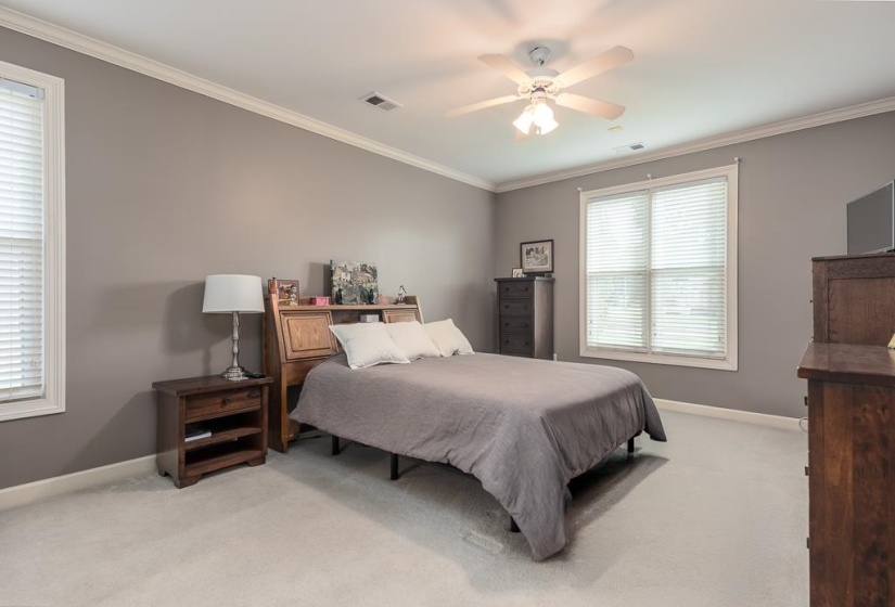 8960 GROVELAWN CV, Germantown, Tennessee 38139, 4 Bedrooms Bedrooms, 10 Rooms Rooms,3.1 BathroomsBathrooms,Residential,For Sale,GROVELAWN,10224898