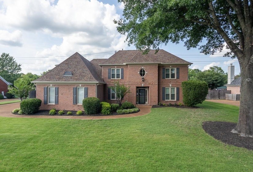 8960 GROVELAWN CV, Germantown, Tennessee 38139, 4 Bedrooms Bedrooms, 10 Rooms Rooms,3.1 BathroomsBathrooms,Residential,For Sale,GROVELAWN,10224898