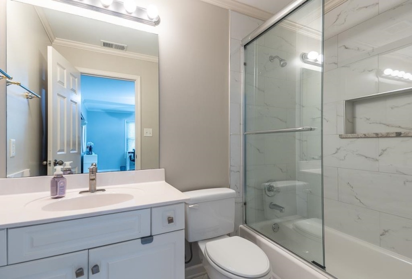 8960 GROVELAWN CV, Germantown, Tennessee 38139, 4 Bedrooms Bedrooms, 10 Rooms Rooms,3.1 BathroomsBathrooms,Residential,For Sale,GROVELAWN,10224898