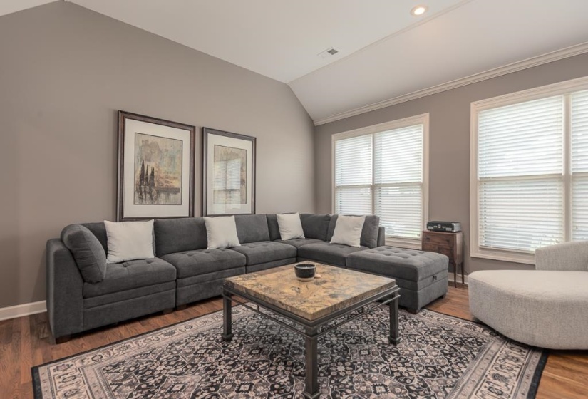 8960 GROVELAWN CV, Germantown, Tennessee 38139, 4 Bedrooms Bedrooms, 10 Rooms Rooms,3.1 BathroomsBathrooms,Residential,For Sale,GROVELAWN,10224898