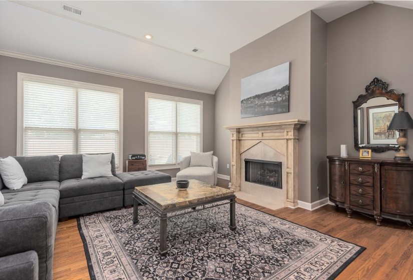 8960 GROVELAWN CV, Germantown, Tennessee 38139, 4 Bedrooms Bedrooms, 10 Rooms Rooms,3.1 BathroomsBathrooms,Residential,For Sale,GROVELAWN,10224898