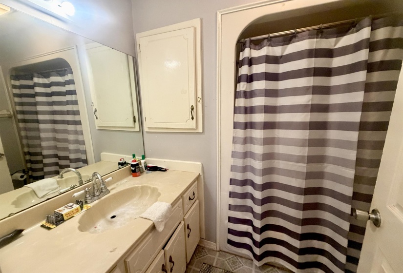 978 PURON RD, Adamsville, Tennessee 38310-4326, 4 Bedrooms Bedrooms, 10 Rooms Rooms,3 BathroomsBathrooms,Residential,For Sale,PURON,10224899