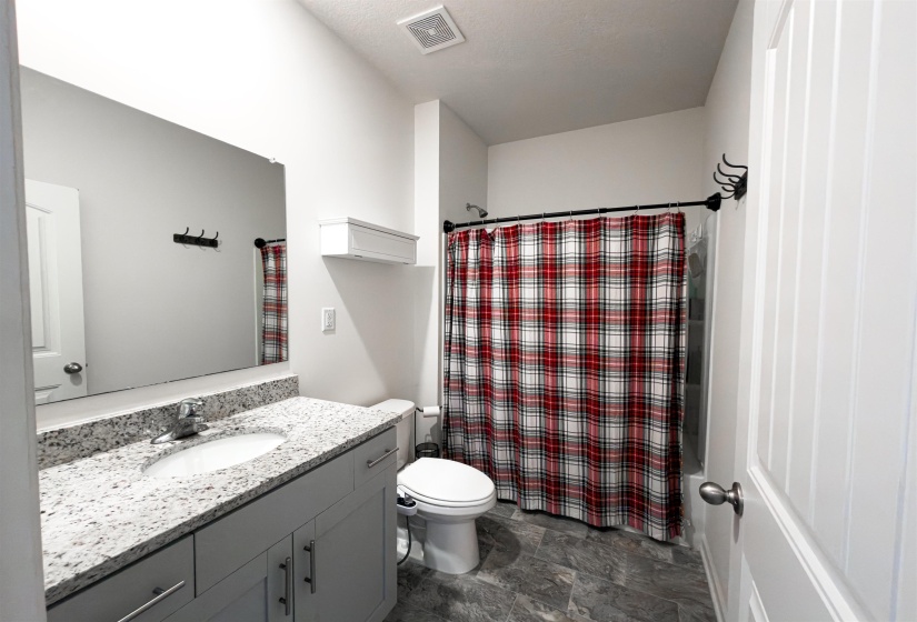 4806 BARRETT OAKS DR, Millington, Tennessee 38053-5020, 4 Bedrooms Bedrooms, 7 Rooms Rooms,2 BathroomsBathrooms,Residential,For Sale,BARRETT OAKS,10224901