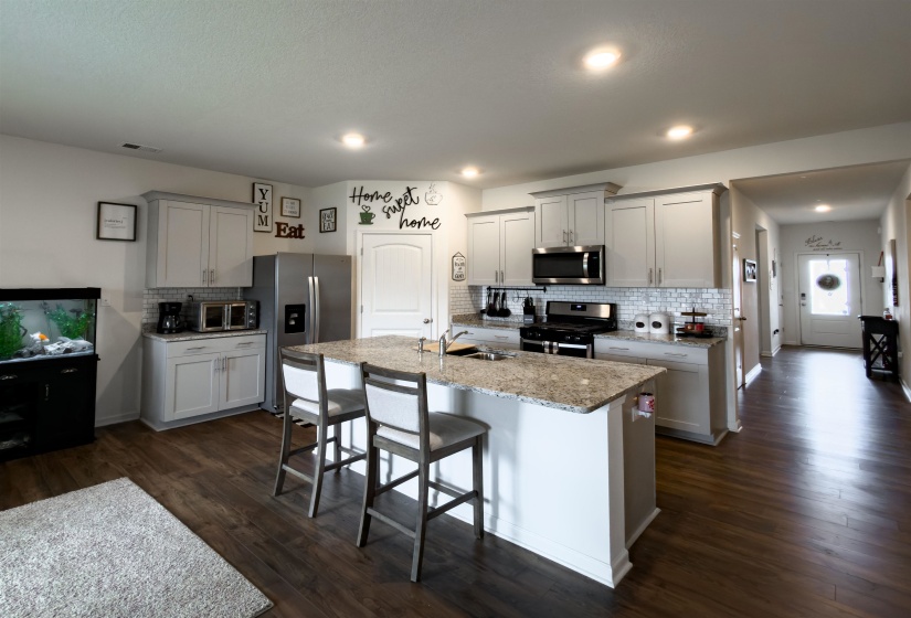 4806 BARRETT OAKS DR, Millington, Tennessee 38053-5020, 4 Bedrooms Bedrooms, 7 Rooms Rooms,2 BathroomsBathrooms,Residential,For Sale,BARRETT OAKS,10224901