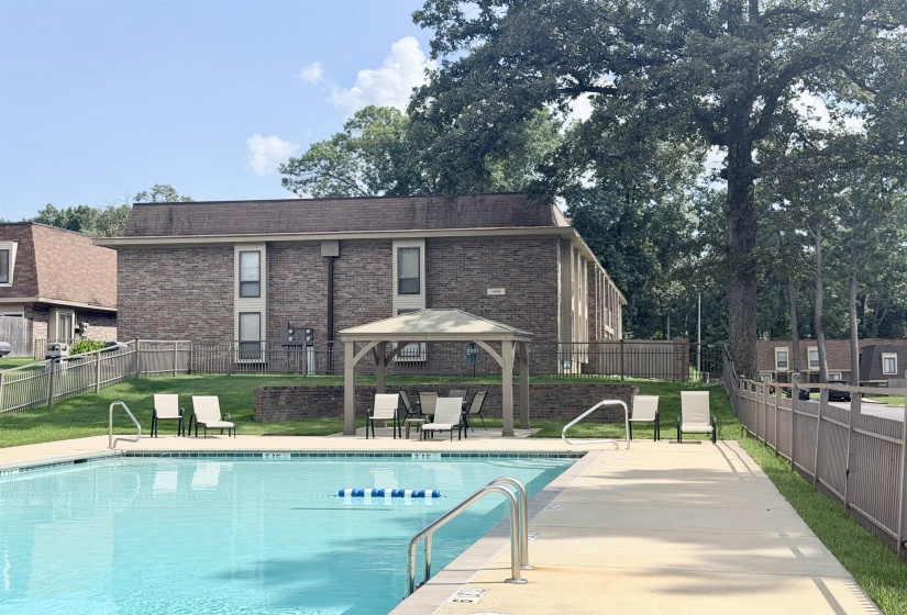 1860 POPLAR WOODS CIR, Germantown, Tennessee 38138, 3 Bedrooms Bedrooms, 6 Rooms Rooms,2 BathroomsBathrooms,Residential,For Sale,POPLAR WOODS,10224903