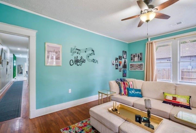 2036 LINDEN AVE, Memphis, Tennessee 38104, 3 Bedrooms Bedrooms, 7 Rooms Rooms,1 BathroomBathrooms,Rental Properties,For Sale,LINDEN,10224919