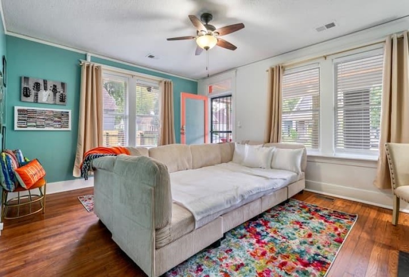 2036 LINDEN AVE, Memphis, Tennessee 38104, 3 Bedrooms Bedrooms, 7 Rooms Rooms,1 BathroomBathrooms,Rental Properties,For Sale,LINDEN,10224919
