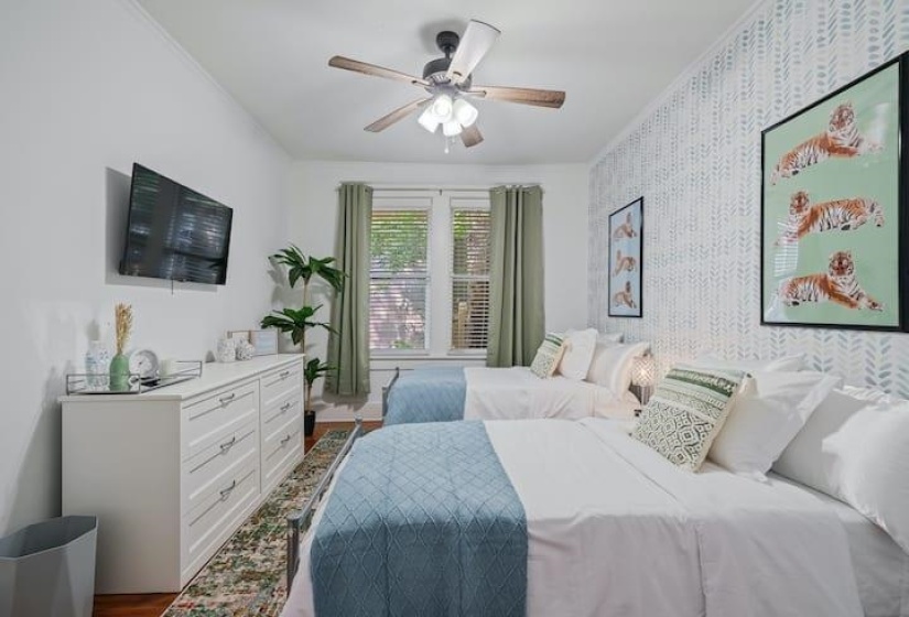 2036 LINDEN AVE, Memphis, Tennessee 38104, 3 Bedrooms Bedrooms, 4 Rooms Rooms,1 BathroomBathrooms,Rental Properties,For Sale,LINDEN,10224920