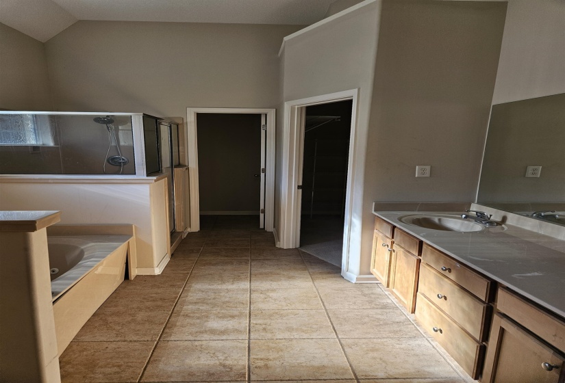 1478 LOST BROOK DR, Cordova, Tennessee 38016, 4 Bedroom Bedrooms, 8 Room Rooms,2 BathroomBathrooms,Residential,For Sale,LOST BROOK,0,10212558