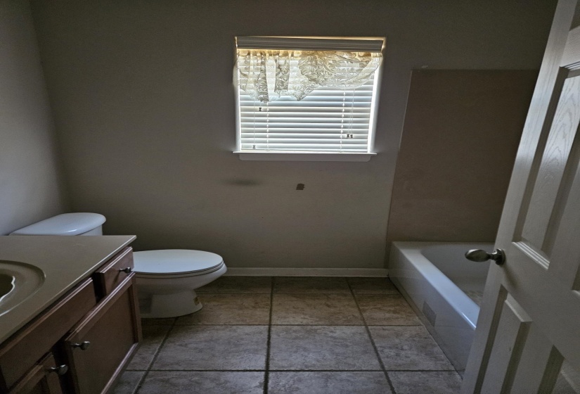 1478 LOST BROOK DR, Cordova, Tennessee 38016, 4 Bedroom Bedrooms, 8 Room Rooms,2 BathroomBathrooms,Residential,For Sale,LOST BROOK,0,10212558