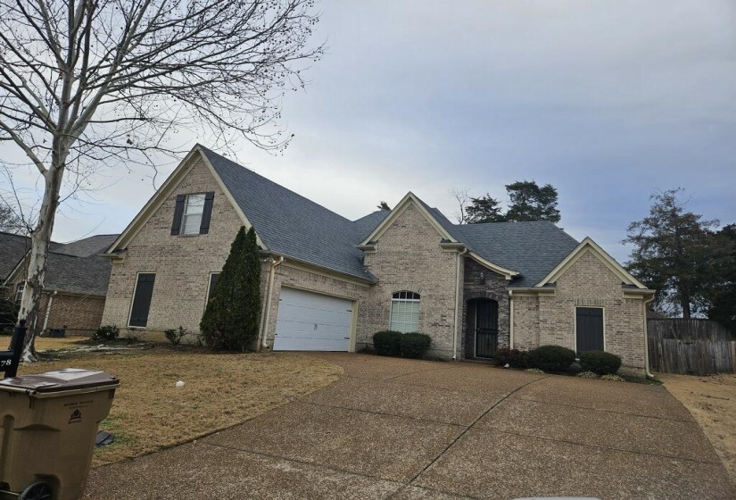 1478 LOST BROOK DR, Cordova, Tennessee 38016, 4 Bedroom Bedrooms, 8 Room Rooms,2 BathroomBathrooms,Residential,For Sale,LOST BROOK,0,10212558