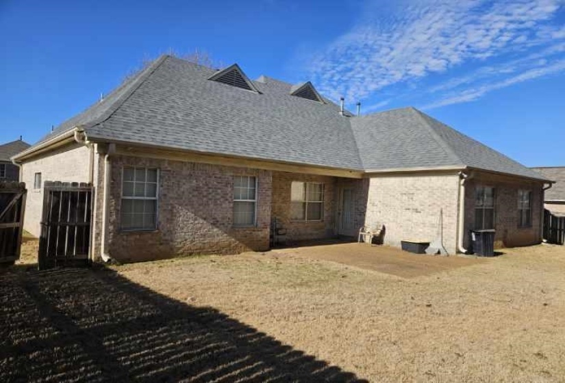 1478 LOST BROOK DR, Cordova, Tennessee 38016, 4 Bedroom Bedrooms, 8 Room Rooms,2 BathroomBathrooms,Residential,For Sale,LOST BROOK,0,10212558