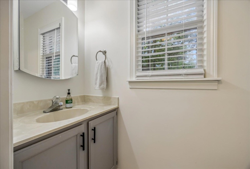 8670 RIVERWOOD FARMS PKY, Memphis, Tennessee 38016, 3 Bedrooms Bedrooms, 7 Rooms Rooms,2.1 BathroomsBathrooms,Residential,For Sale,RIVERWOOD FARMS,10224911