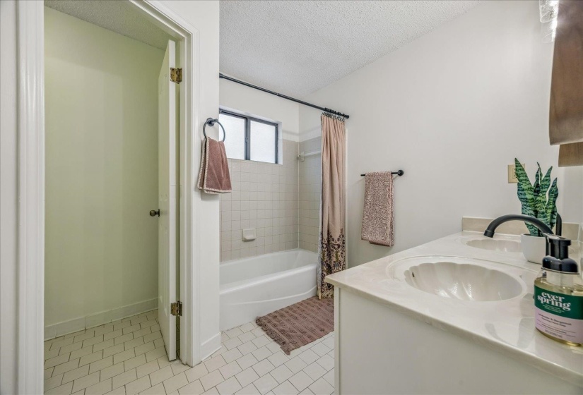 8670 RIVERWOOD FARMS PKY, Memphis, Tennessee 38016, 3 Bedrooms Bedrooms, 7 Rooms Rooms,2.1 BathroomsBathrooms,Residential,For Sale,RIVERWOOD FARMS,10224911