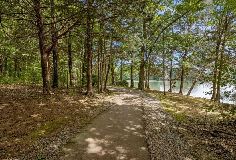 8670 RIVERWOOD FARMS PKY, Memphis, Tennessee 38016, 3 Bedrooms Bedrooms, 7 Rooms Rooms,2.1 BathroomsBathrooms,Residential,For Sale,RIVERWOOD FARMS,10224911