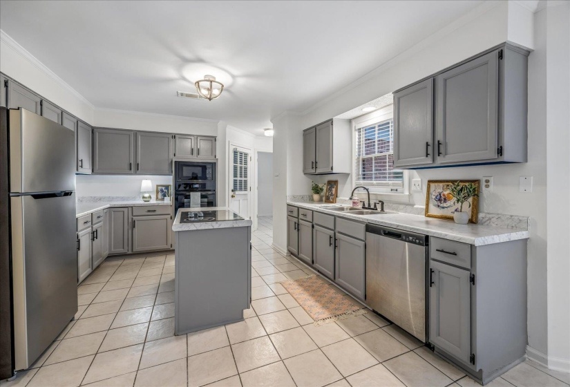 8670 RIVERWOOD FARMS PKY, Memphis, Tennessee 38016, 3 Bedrooms Bedrooms, 7 Rooms Rooms,2.1 BathroomsBathrooms,Residential,For Sale,RIVERWOOD FARMS,10224911