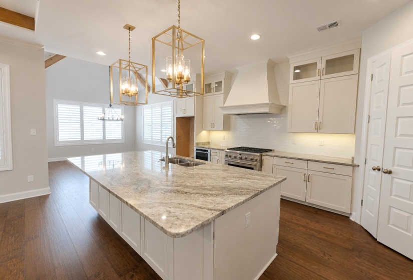 217 CHADWICK WOODS LN, Collierville, Tennessee 38017, 4 Bedrooms Bedrooms, 9 Rooms Rooms,3.1 BathroomsBathrooms,Residential,For Sale,CHADWICK WOODS,10224912