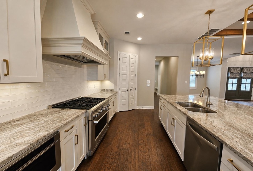 217 CHADWICK WOODS LN, Collierville, Tennessee 38017, 4 Bedrooms Bedrooms, 9 Rooms Rooms,3.1 BathroomsBathrooms,Residential,For Sale,CHADWICK WOODS,10224912