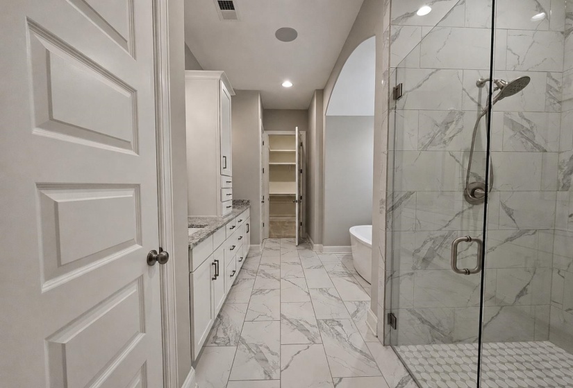 217 CHADWICK WOODS LN, Collierville, Tennessee 38017, 4 Bedrooms Bedrooms, 9 Rooms Rooms,3.1 BathroomsBathrooms,Residential,For Sale,CHADWICK WOODS,10224912
