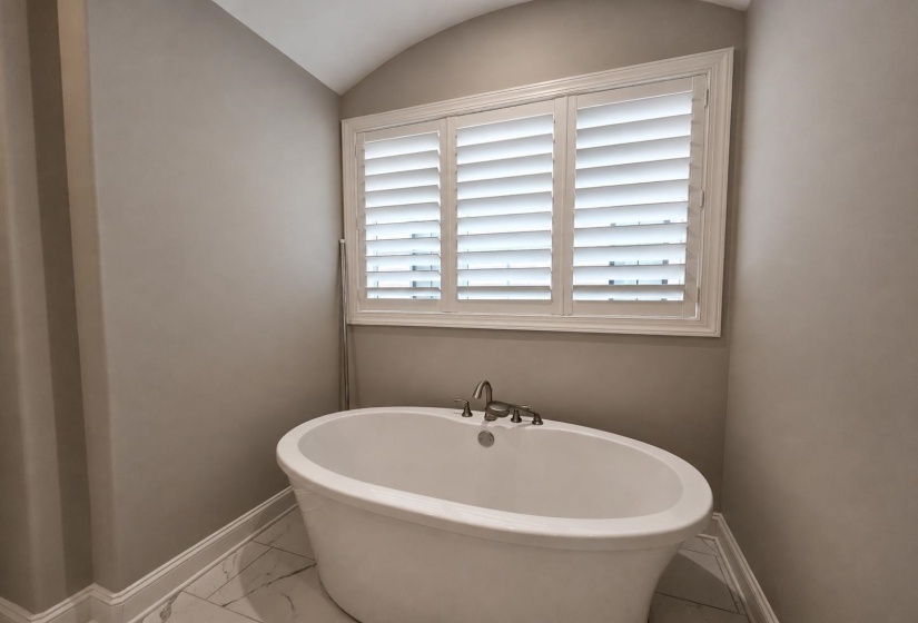 217 CHADWICK WOODS LN, Collierville, Tennessee 38017, 4 Bedrooms Bedrooms, 9 Rooms Rooms,3.1 BathroomsBathrooms,Residential,For Sale,CHADWICK WOODS,10224912