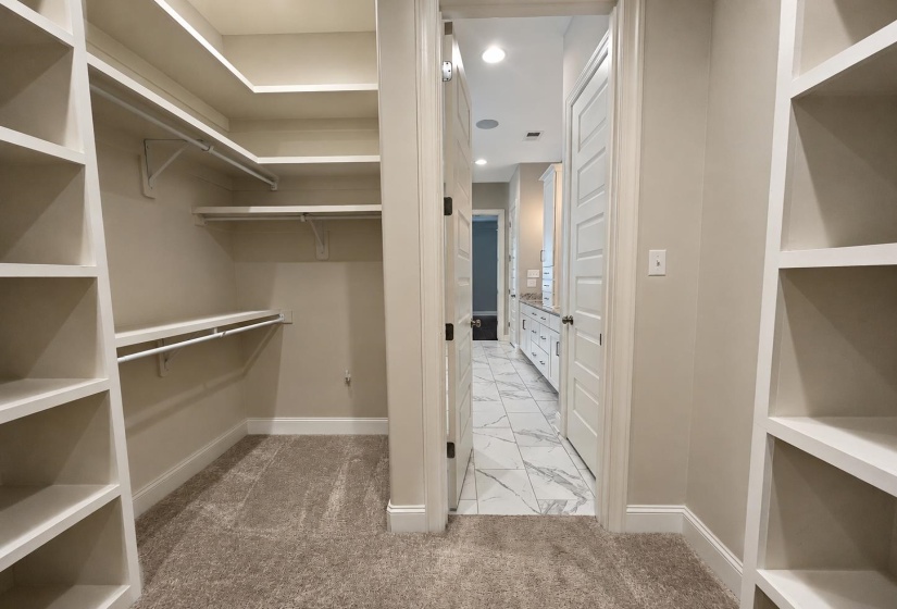 217 CHADWICK WOODS LN, Collierville, Tennessee 38017, 4 Bedrooms Bedrooms, 9 Rooms Rooms,3.1 BathroomsBathrooms,Residential,For Sale,CHADWICK WOODS,10224912