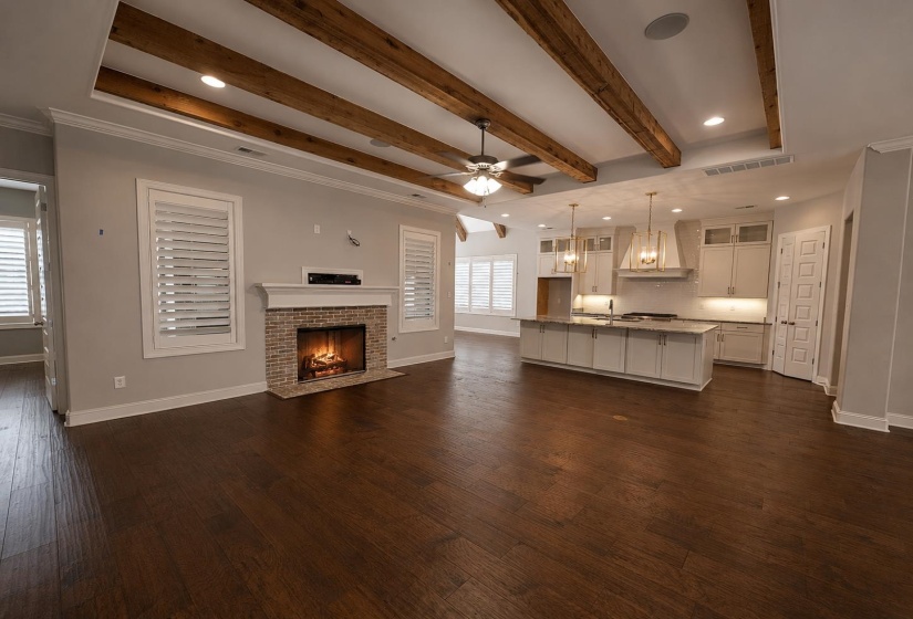 217 CHADWICK WOODS LN, Collierville, Tennessee 38017, 4 Bedrooms Bedrooms, 9 Rooms Rooms,3.1 BathroomsBathrooms,Residential,For Sale,CHADWICK WOODS,10224912